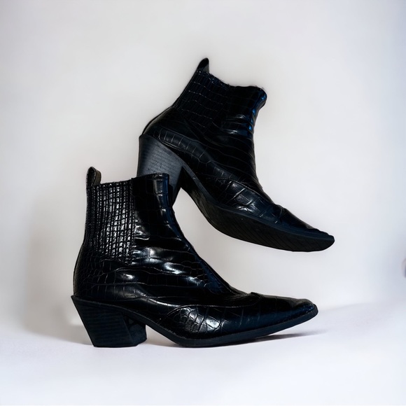 Zara Boots - Picture 1 of 1